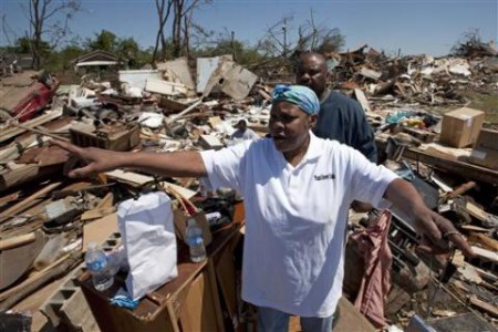 Các tín đồ Mỹ dự lễ cầu nguyện Chủ nhật đầu tiên sau bão lốc